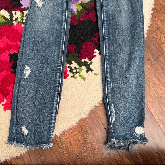 American Eagle Distressed Stretch Cropped Jeggings Size 4 - Picture 3 of 8